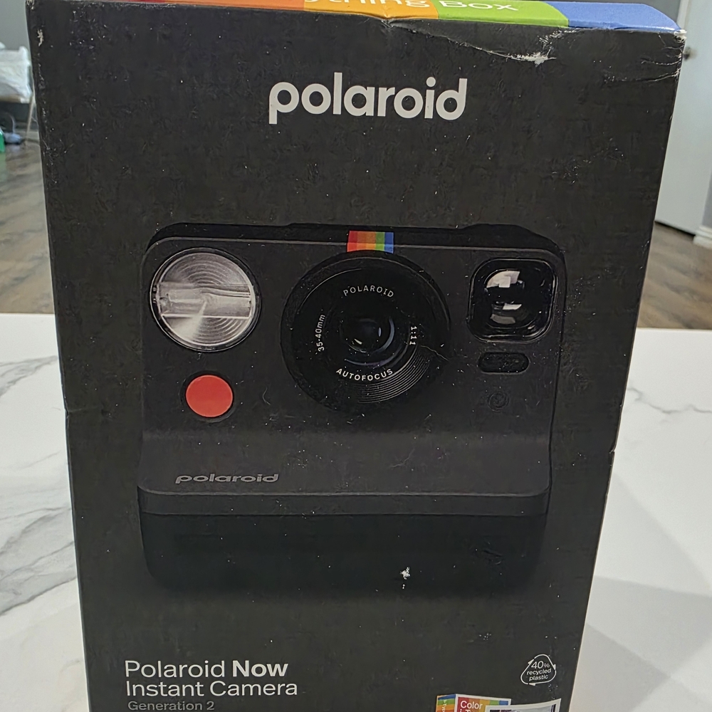 Polaroid NOW Instant Camera Everything Box Generation 2 Black Bundle - SEALED - Picture 2 of 7